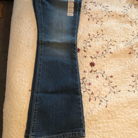 Levi Jeans - Picture 2 of 5